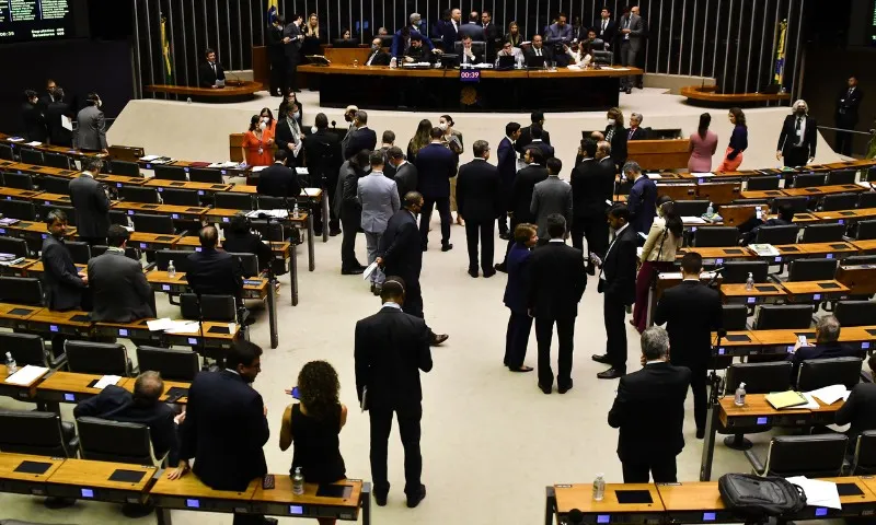 Imagem ilustrativa da imagem Congresso mantém tese de tabelinha entre STF e Planalto