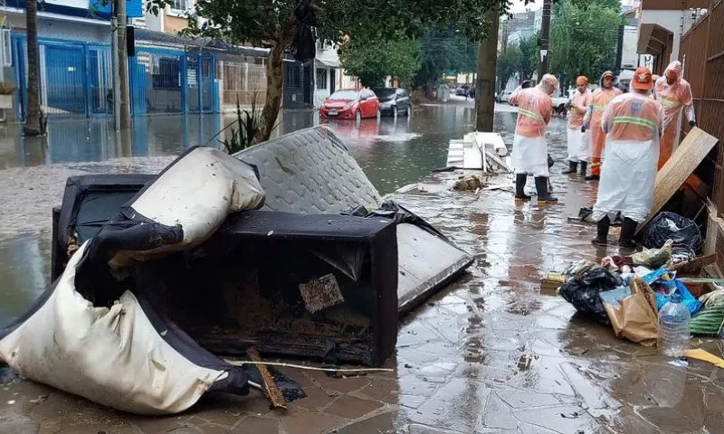 Imagem ilustrativa da imagem Sobe para 165 o número de mortos em tragédia do RS