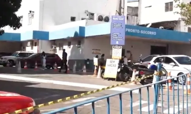 Imagem ilustrativa da imagem Homem quebra carro da ex dentro de estacionamento de hospital e é preso em Vitória