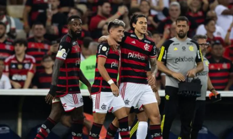 Imagem ilustrativa da imagem Luiz Araújo brilha no ataque, ganha parabéns de Neymar, e deve substituir Cebolinha