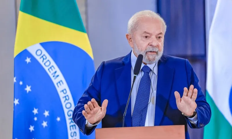 Imagem ilustrativa da imagem Lula usa palavrão para criticar artistas e cobra regulação de streaming