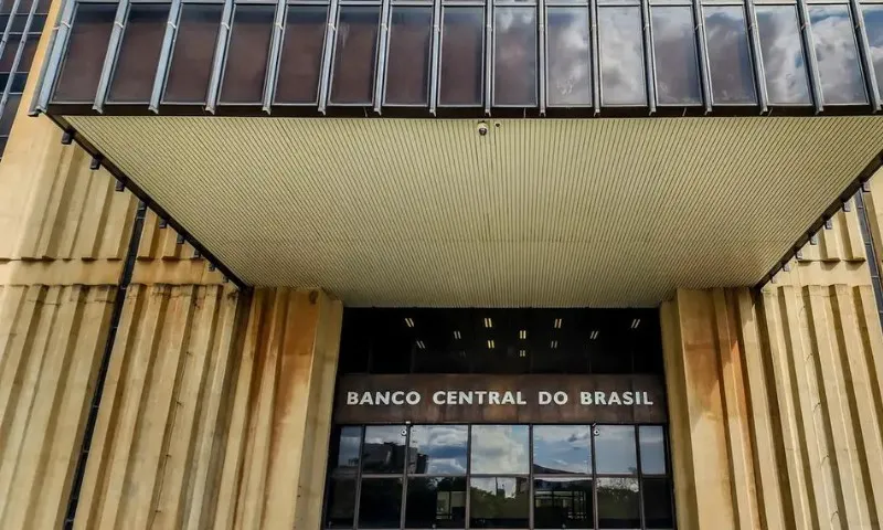Imagem ilustrativa da imagem Banco Central eleva Selic a 14,75% ao ano, maior nível em quase 20 anos