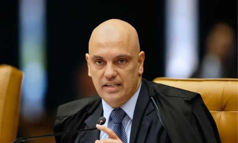 Imagem ilustrativa da imagem Moraes derruba sigilo do caso das joias de Bolsonaro e abre para análise da PGR