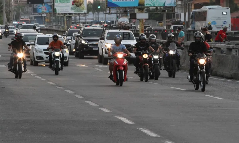 Imagem ilustrativa da imagem Motociclista por aplicativo: 5 mil motos fazem transporte de passageiros no ES