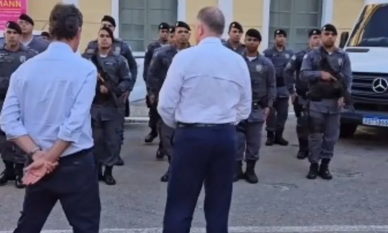 Imagem ilustrativa da imagem Policiais Militares do ES vão proteger ajudar a abrigos de vítimas das chuvas no RS