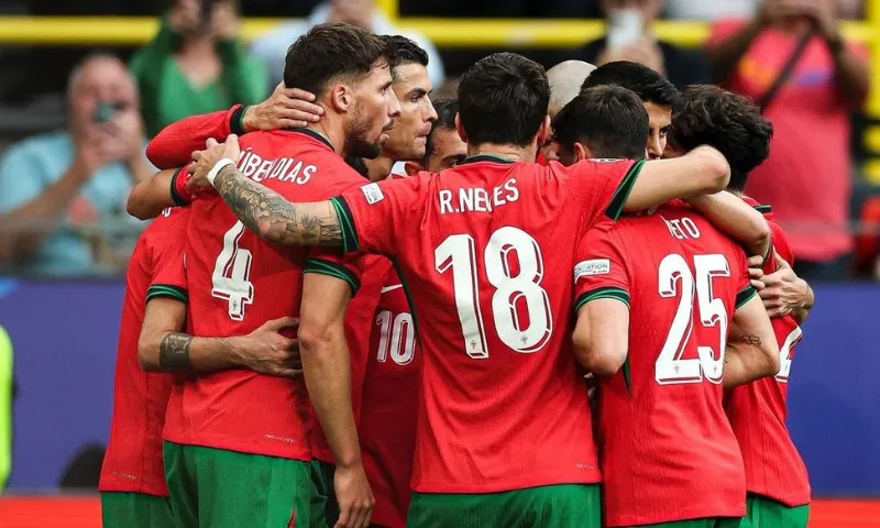 Imagem ilustrativa da imagem Portugal vence a Turquia por 3 a 0 e se classifica para as oitavas da Euro