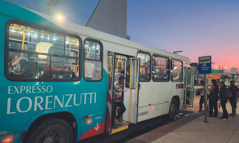 Imagem ilustrativa da imagem Reajuste do valor do ônibus surpreende passageiros