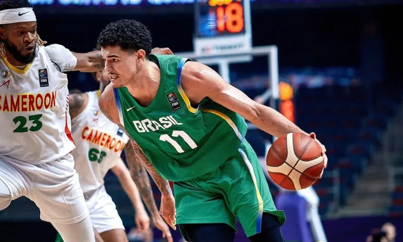 Imagem ilustrativa da imagem Seleção masculina de basquete perde de Camarões, mas avança no Pré-Olímpico