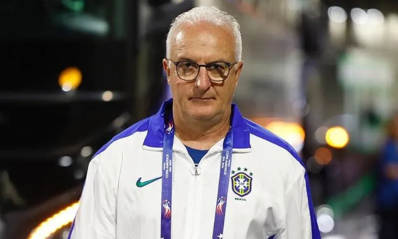 Imagem ilustrativa da imagem 'Tivemos coisas muito mais positivas do que negativas neste processo', diz Dorival