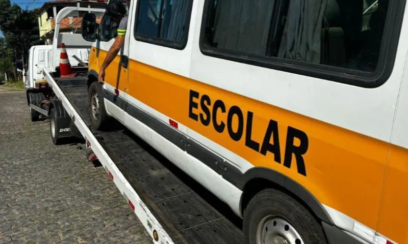 Imagem ilustrativa da imagem Vans escolares irregulares são apreendidas em Vila Velha