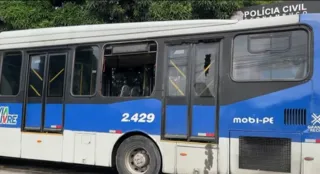 Imagem ilustrativa da imagem Assalto a BRT no Recife deixa um assaltante morto e outros quatro feridos