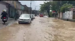 Imagem ilustrativa da imagem Vai continuar chovendo no Grande Recife? Veja onde choveu mais e a previsão