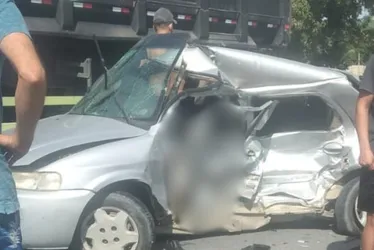 Imagem ilustrativa da imagem Acidente na BR-101 deixa um morto e quatro feridos em Linhares