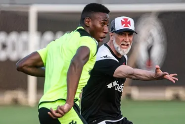 Imagem ilustrativa da imagem Álvaro Pacheco inicia trabalhos no Vasco com bate-papo com o elenco