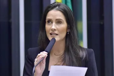 Imagem ilustrativa da imagem Amália Barros, vice-presidente do PL Mulher, está em estado grave em hospital