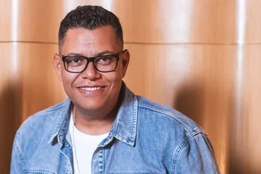 
          Imagem ilustrativa da imagem Anderson Freire faz show de graça em Feu Rosa sexta-feira
          