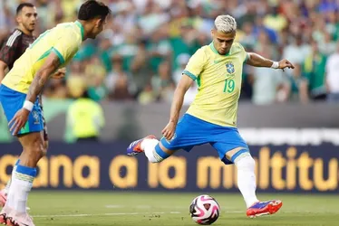 Imagem ilustrativa da imagem Andreas Pereira celebra 1º gol pela seleção brasileira: 'Sensação inexplicável'