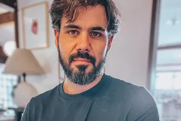 Imagem ilustrativa da imagem Após críticas por apoiar PL Antiaborto, Juliano Cazarré diz que tem filho adotado