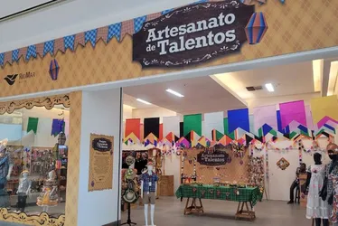 Imagem ilustrativa da imagem Artesanato de Talentos veste o RioMar Recife com cores juninas em loja social