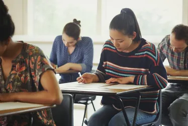 Imagem ilustrativa da imagem Bolsas para alunos de universidades federais. Veja como se inscrever