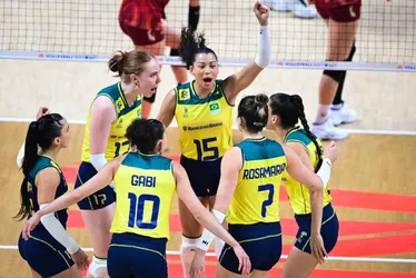 Imagem ilustrativa da imagem Brasil rola elenco contra Tailândia e novatas brilham na Liga das Nações de Vôlei