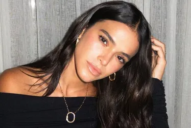 Imagem ilustrativa da imagem Bruna Marquezine: 'Tenho fé na instituição falida do casamento'
