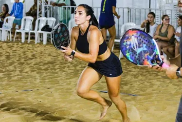 Imagem ilustrativa da imagem Campeonato Estadual de Beach Tennis agita a Praia de Camburi neste final de semana