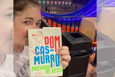 Imagem ilustrativa da imagem Capitu traiu Bentinho? Gringa que leu Machado de Assis entra no fla-flu literário
