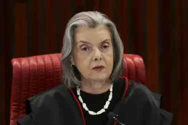 Imagem ilustrativa da imagem Cármen Lúcia é eleita presidente do TSE
