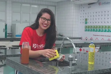 Imagem ilustrativa da imagem Como evitar que a garrafa d'água tenha micróbios