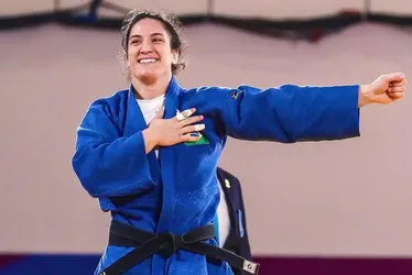 Imagem ilustrativa da imagem Multimedalhista olímpica, Mayra Aguiar anuncia aposentadoria do judô aos 33 anos