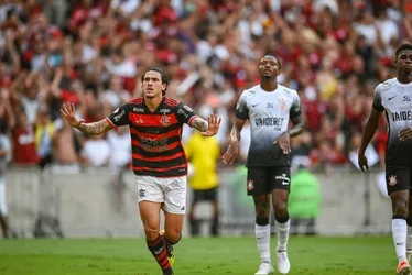 Imagem ilustrativa da imagem Corinthians erra muito, some em campo e perde para o Flamengo pelo Brasileirão