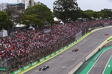 Imagem ilustrativa da imagem Criança de 9 anos sofre acidente durante treino de corrida de moto em Interlagos