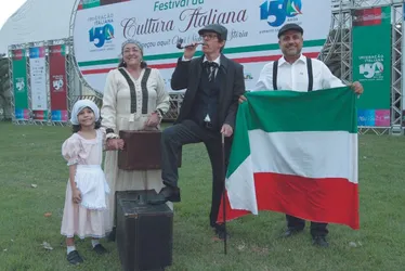 Imagem ilustrativa da imagem Dança, shows e comidas típicas em festa italiana na Praça do Papa