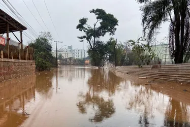 Imagem ilustrativa da imagem Defesa Civil alerta para novas 'inundações severas' no RS