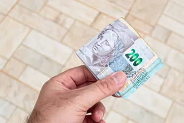 Imagem ilustrativa da imagem “Desconfie de ofertas tentadoras”, alerta delegada para empréstimos facilitados