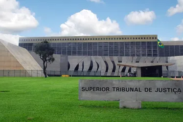 Imagem ilustrativa da imagem Divórcio após a morte para resolver herança? Entenda