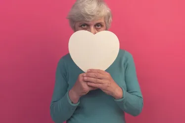 Imagem ilustrativa da imagem Entenda como funciona o golpe do amor, que fez aposentada perder R$ 950 mil no ES