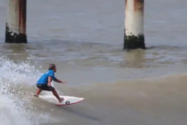 Imagem ilustrativa da imagem Eric Grattz se concentra para circuito de surf em SP