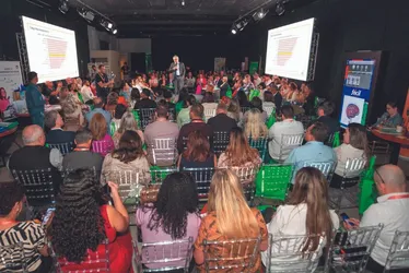 Imagem ilustrativa da imagem Estratégias de líderes para o futuro da educação em discussão