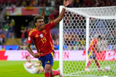 Imagem ilustrativa da imagem Ex-goleiro alemão chama Espanha de 'pequena e inexperiente' e Yamal rebate