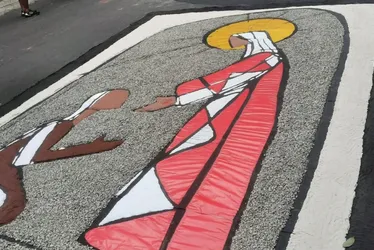 Imagem ilustrativa da imagem FOTOS E VÍDEOS | As belezas dos tapetes de Corpus Christi pelo ES