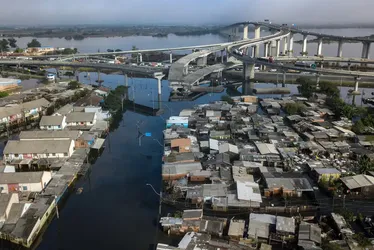 Imagem ilustrativa da imagem Falta de manutenção causou inundação em Porto Alegre, dizem especialistas