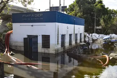 Imagem ilustrativa da imagem Falta de manutenção causou inundação em Porto Alegre, dizem especialistas