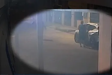 Imagem ilustrativa da imagem Família é rendida por homem armado e tem carro roubado em Vila Velha