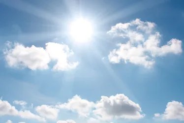 Imagem ilustrativa da imagem Fim de semana de calor e com baixos índices de umidade do ar no ES. Veja a previsão