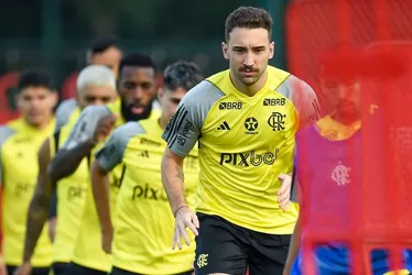 Imagem ilustrativa da imagem Léo Ortiz ganha vaga no meio e Flamengo terá ataque 'leve' para o bater Peñarol