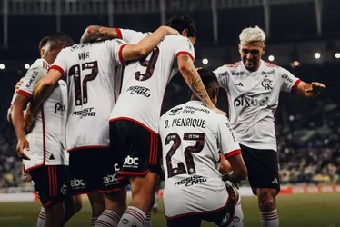 Imagem ilustrativa da imagem Flamengo massacra Vasco de virada e assume a liderança do Brasileiro