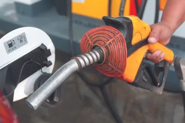 Imagem ilustrativa da imagem Gasolina pode custar mais de 6 reais com aumento