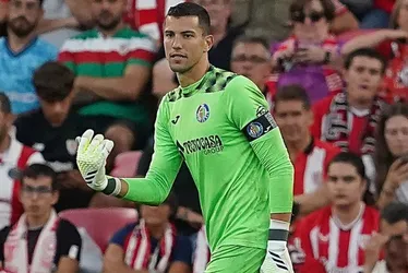 Imagem ilustrativa da imagem Goleiro sofre lesão cerebral após choque em partida do Espanhol